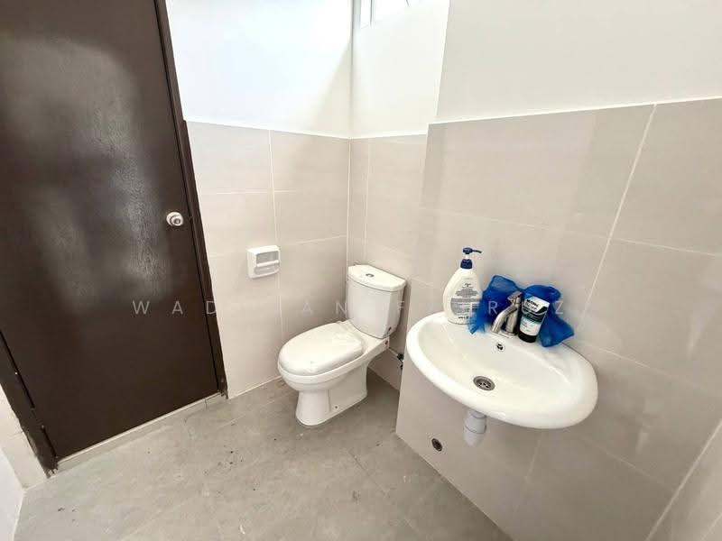2-storey Terraced House for Sale in Klang (Selangor) - Wadihan Fairuz - Bathroom - PropertyGuru.com.my
