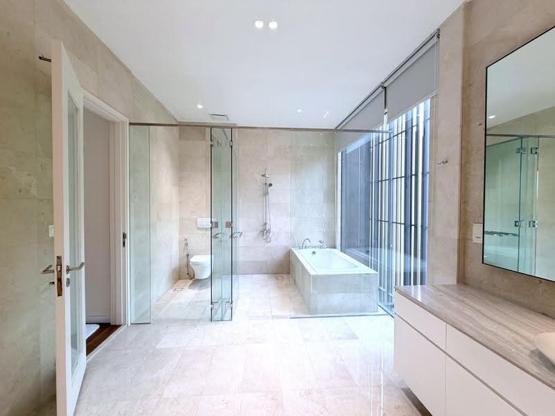 Rumah Teres untuk Dijual di Taman Sri Hartamas (Sri Hartamas) - Kew . - Bathroom - PropertyGuru.com.my