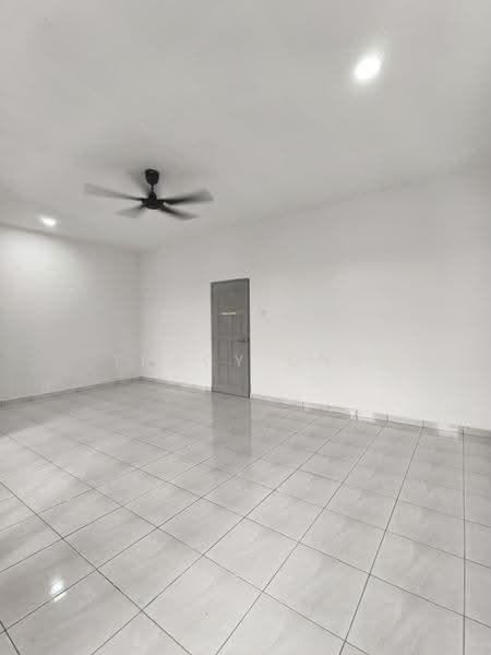 Rumah Teres 2-Tingkat untuk Dijual di Taman Desa Cemerlang (Ulu Tiram) - Tracy Ong - Living Room - PropertyGuru.com.my