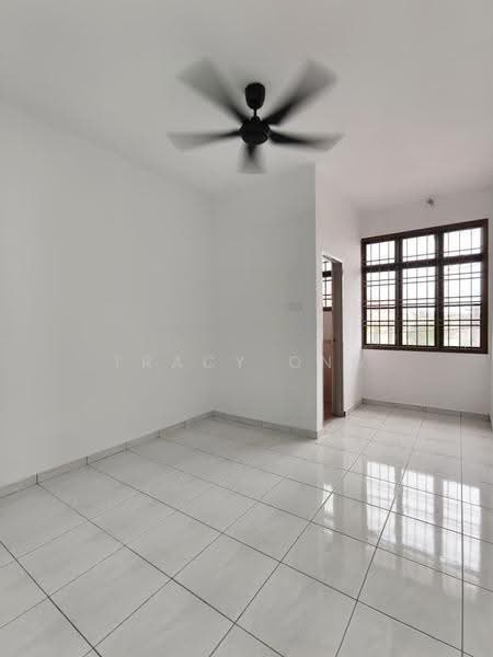 Rumah Teres 2-Tingkat untuk Dijual di Taman Desa Cemerlang (Ulu Tiram) - Tracy Ong - Living Room - PropertyGuru.com.my