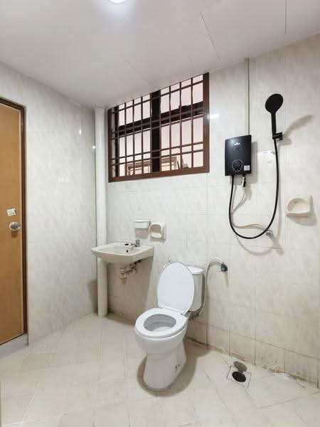 Rumah Teres 2-Tingkat untuk Dijual di Taman Desa Cemerlang (Ulu Tiram) - Tracy Ong - Bathroom - PropertyGuru.com.my