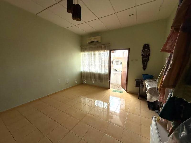 Rumah Teres 2-Tingkat untuk Dijual di Ampang (Selangor) - Terry Yee - Living Room - PropertyGuru.com.my