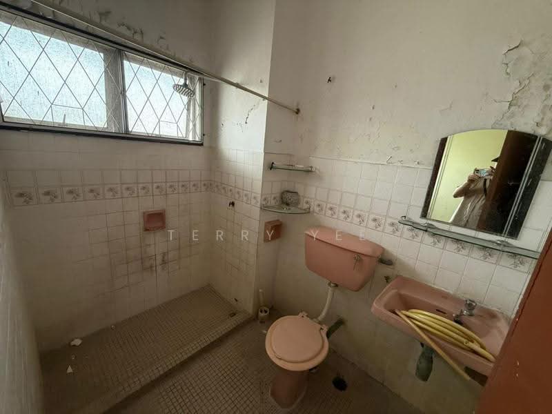 Rumah Teres 2-Tingkat untuk Dijual di Ampang (Selangor) - Terry Yee - Bathroom - PropertyGuru.com.my