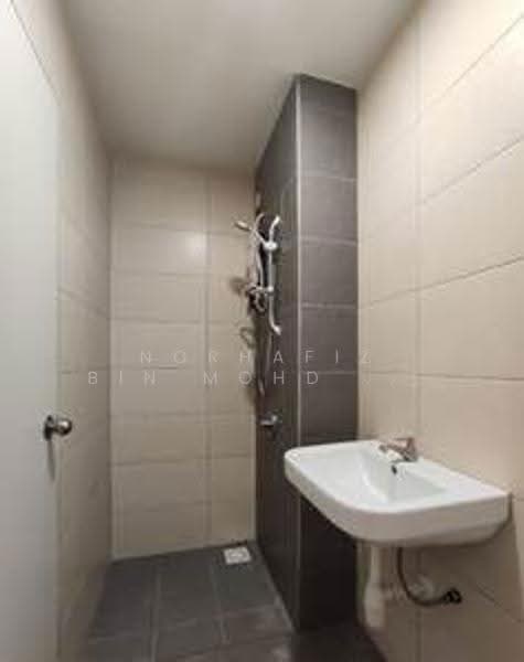 Condominium for Sale at The Holmes 1 - Norhafiz Bin Mohd Nor - Bathroom - PropertyGuru.com.my