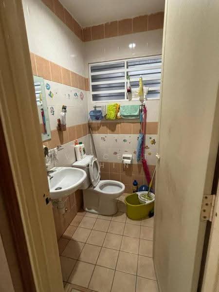 Pangsapuri untuk Disewa di Alpine Village - Vincent Chin - Bathroom - PropertyGuru.com.my