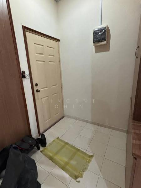 Pangsapuri untuk Disewa di Alpine Village - Vincent Chin - Entrance - PropertyGuru.com.my