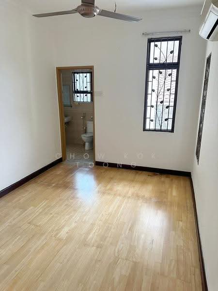 Rumah Teres 2-Tingkat untuk Dijual di Bandar Kinrara (Selangor) - Chow Kok Toong - Bathroom - PropertyGuru.com.my