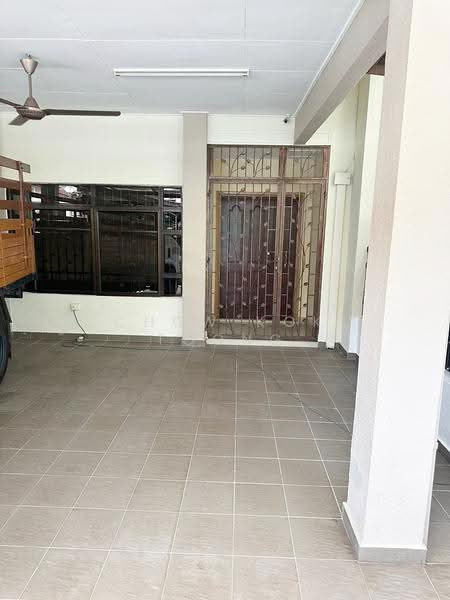 Rumah Teres 2-Tingkat untuk Dijual di Bandar Kinrara (Selangor) - Chow Kok Toong - Entrance - PropertyGuru.com.my