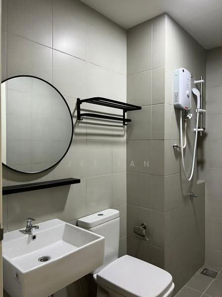 Kondominium untuk Disewa di Sofiya Residensi - Jet Tan - Bathroom - PropertyGuru.com.my