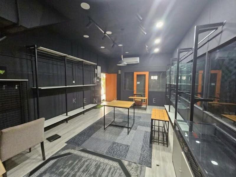 Kilang untuk Dijual di Glenmarie (Selangor) - Kenix Lee - Interior - PropertyGuru.com.my