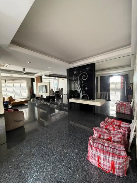 Semi-Detached House for Sale in Taman Suria (Johor Bahru) - Sarah Lai - Living Room - PropertyGuru.com.my