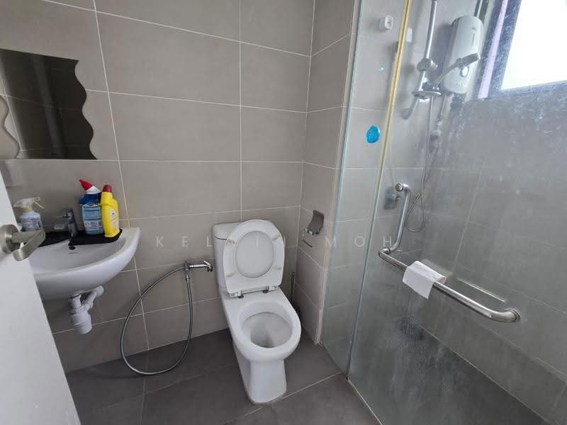 Service Residence for Sale at Fortune Perdana - Kelvin Moh - Bathroom - PropertyGuru.com.my