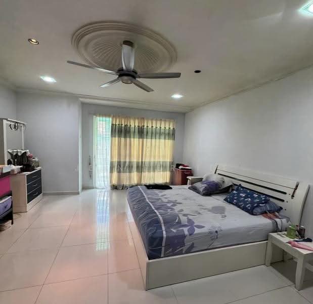Rumah Teres untuk Dijual di Taman Fadason (Kepong) - Jennifer Tee - Bedroom - PropertyGuru.com.my