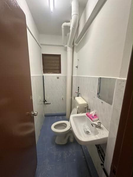 Apartment for Rent at Casa Ria Apartment - Ray Chong - Bathroom - PropertyGuru.com.my