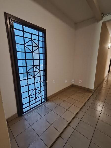 Condominium for Rent at Palm Spring @ Damansara - Susan Foo - Corridor - PropertyGuru.com.my