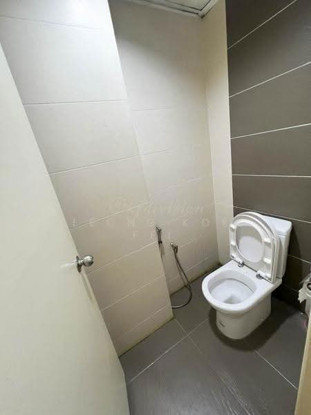 Kedai / Pejabat untuk Disewa di KL City Centre (Kuala Lumpur) - Leong Kok Fei - Bathroom - PropertyGuru.com.my