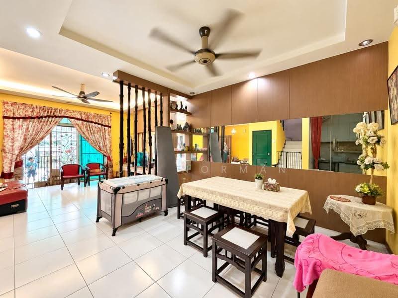 2-storey Terraced House for Sale in Taman Impian Emas (Skudai) - Sufi Norman - Dining Room - PropertyGuru.com.my