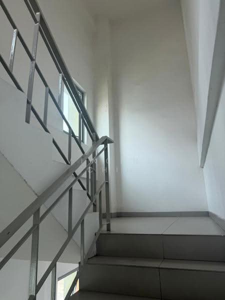 Detached Factory for Sale in Kota Damansara (Selangor) - Vincent Chin - Corridor - PropertyGuru.com.my