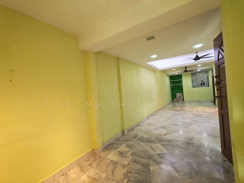 2-storey Terraced House for Sale in Wangsa Maju (Kuala Lumpur) - Cik Maya Abdul - Living Room - PropertyGuru.com.my