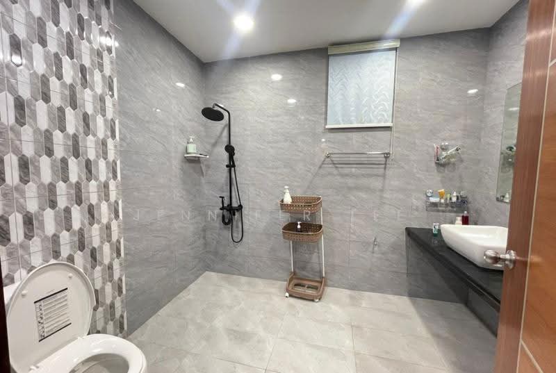 1-storey Terraced House for Sale in Taman Bukit Maluri (Kepong) - Jennifer Tee - Bathroom - PropertyGuru.com.my