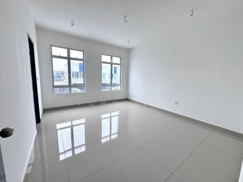 2-storey Terraced House for Sale in Bandar Dato Onn (Tebrau) - Yvonne Lim - Living Room - PropertyGuru.com.my