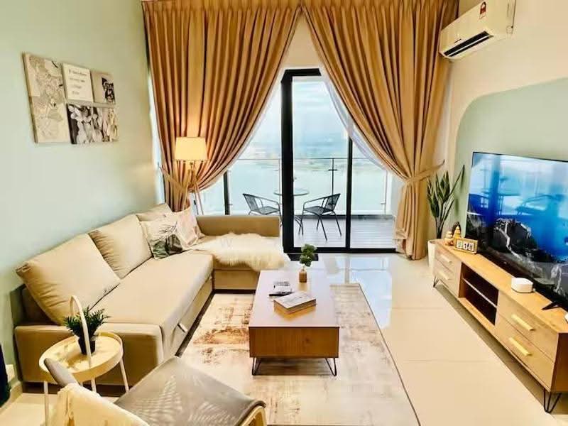 Kondominium untuk Dijual di Royal Strand @ Country Garden Danga Bay - Siow Yan Er - Living Room - PropertyGuru.com.my