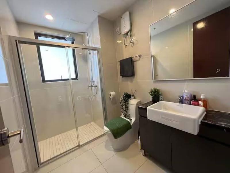 Kondominium untuk Dijual di Royal Strand @ Country Garden Danga Bay - Siow Yan Er - Bathroom - PropertyGuru.com.my