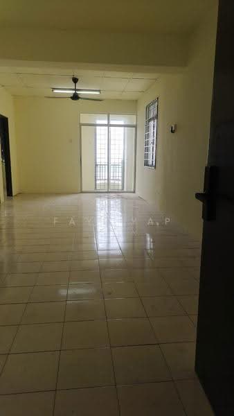 Pangsapuri untuk Disewa di Pangsapuri Villamas - Faye Yap - Living Room - PropertyGuru.com.my