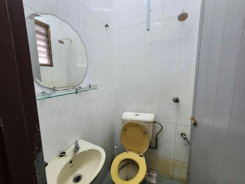 Rumah Teres 1-Tingkat untuk Dijual di Bandar Sri Damansara (Selangor) - Jennifer Tee - Bathroom - PropertyGuru.com.my