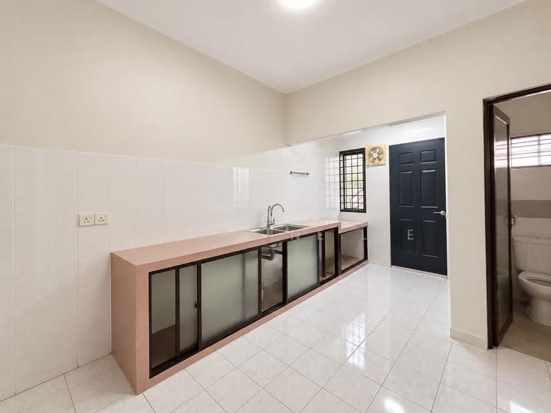 Rumah Teres 2-Tingkat untuk Disewa di Permas Jaya (Johor Bahru) - Catherine Lee - Kitchen - PropertyGuru.com.my