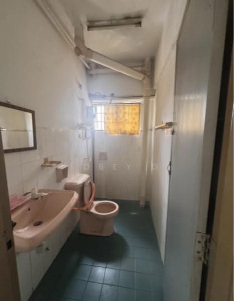 Apartment for Sale at Pangsapuri Seri Gembira - Tobey G - Bathroom - PropertyGuru.com.my
