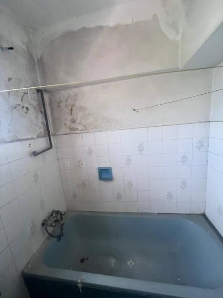 Apartment for Sale at Pangsapuri Seri Gembira - Tobey G - Bathroom - PropertyGuru.com.my