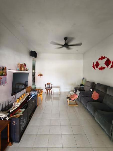 Rumah Teres 1-Tingkat untuk Dijual di Bandar Putra Kulai (Kulai) - Iden Tan - Living Room - PropertyGuru.com.my