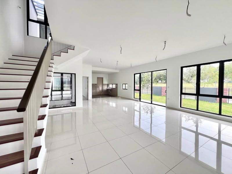 Rumah Teres untuk Dijual di Elmina (Shah Alam) - Nur Alia Omar - Living Room - PropertyGuru.com.my
