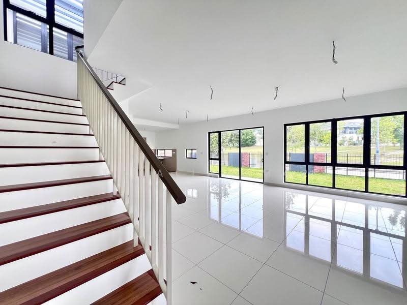 Rumah Teres untuk Dijual di Elmina (Shah Alam) - Nur Alia Omar - Living Room - PropertyGuru.com.my