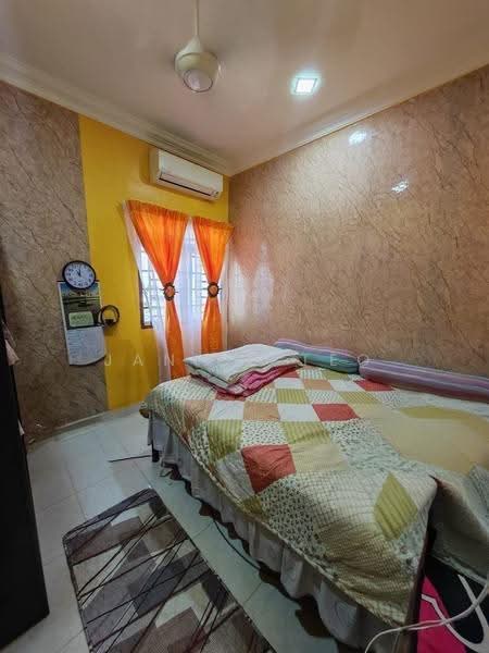 Rumah Teres 1-Tingkat untuk Dijual di Taman Universiti (Skudai) - Janice Teo - Bedroom - PropertyGuru.com.my