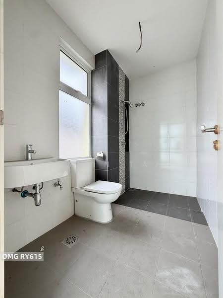 Bungalow House for Sale in Bandar Parklands (Klang) - Rylin Tan - Bathroom - PropertyGuru.com.my