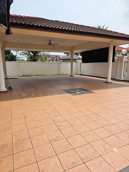 Rumah Berkembar untuk Dijual di Bandar Bukit Tinggi (Klang) - Matthew Lim - Car Park - PropertyGuru.com.my