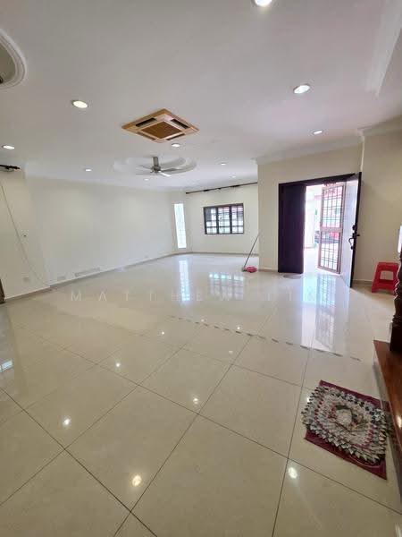 Rumah Berkembar untuk Dijual di Bandar Bukit Tinggi (Klang) - Matthew Lim - Living Room - PropertyGuru.com.my