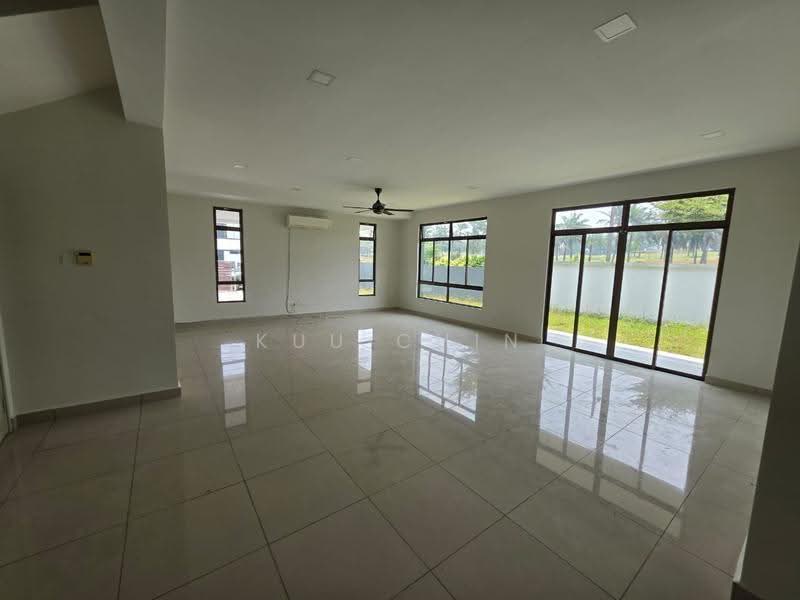 Rumah Kluster untuk Dijual di Bandar Putra Kulai (Kulai) - Kuu Chin - Living Room - PropertyGuru.com.my