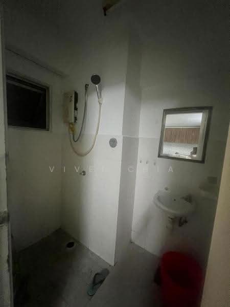 Kediaman Servis untuk Dijual di Axis SoHu @ Axis Pandan - Viven Chia - Bathroom - PropertyGuru.com.my