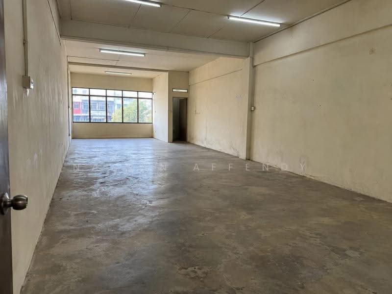 Shop for Sale in Shah Alam (Selangor) - Nazrin Affendy - Interior - PropertyGuru.com.my