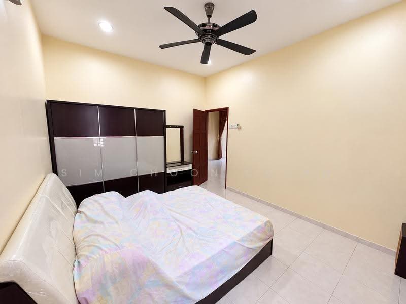 Semi-Detached House for Sale in Taman Desa Seraya (Pengkalan Kundor) - Sim Choon Chuan - Bedroom - PropertyGuru.com.my