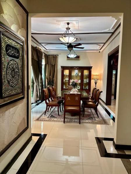 Rumah Banglo untuk Dijual di Bukit Jelutong (Shah Alam) - Nur Alia Omar - Dining Room - PropertyGuru.com.my
