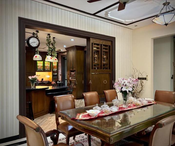 Rumah Banglo untuk Dijual di Bukit Jelutong (Shah Alam) - Nur Alia Omar - Dining Room - PropertyGuru.com.my