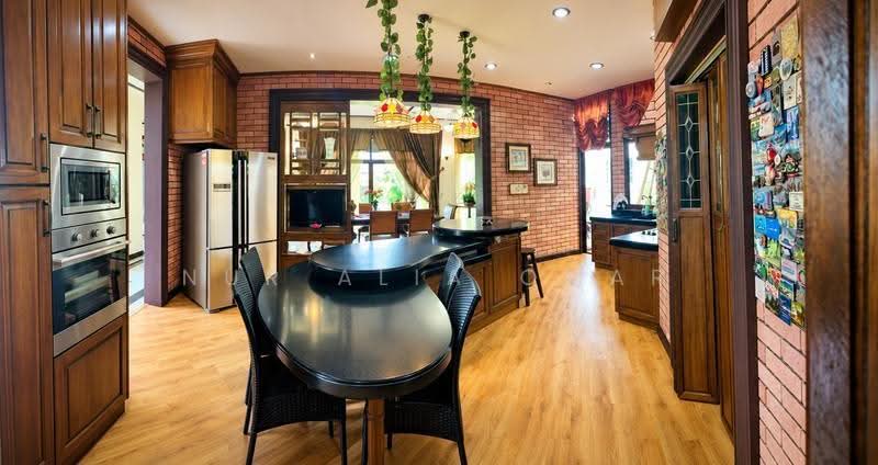 Rumah Banglo untuk Dijual di Bukit Jelutong (Shah Alam) - Nur Alia Omar - Kitchen - PropertyGuru.com.my