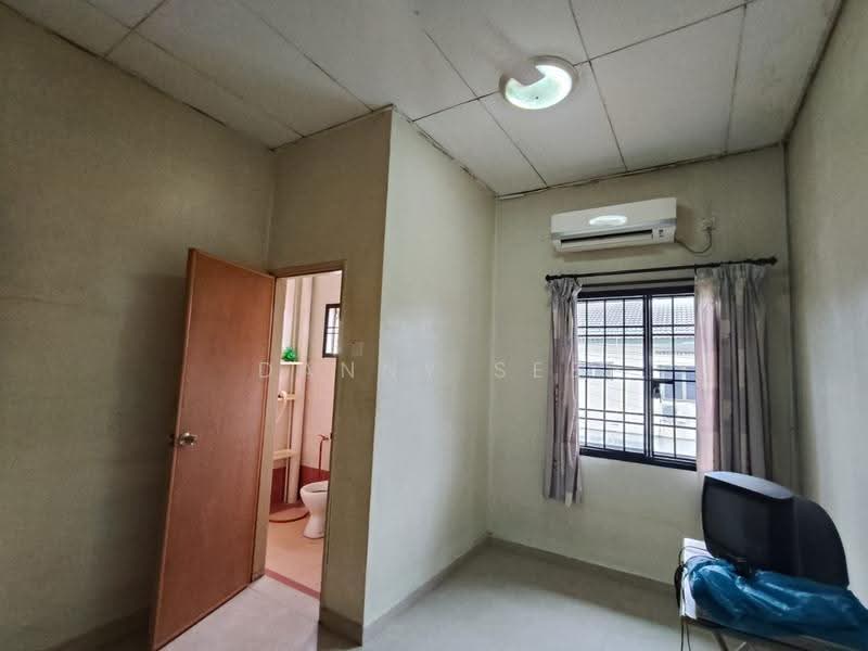 Rumah Teres 2-Tingkat untuk Dijual di Bandar Indahpura (Kulai) - Danny See - Bathroom - PropertyGuru.com.my