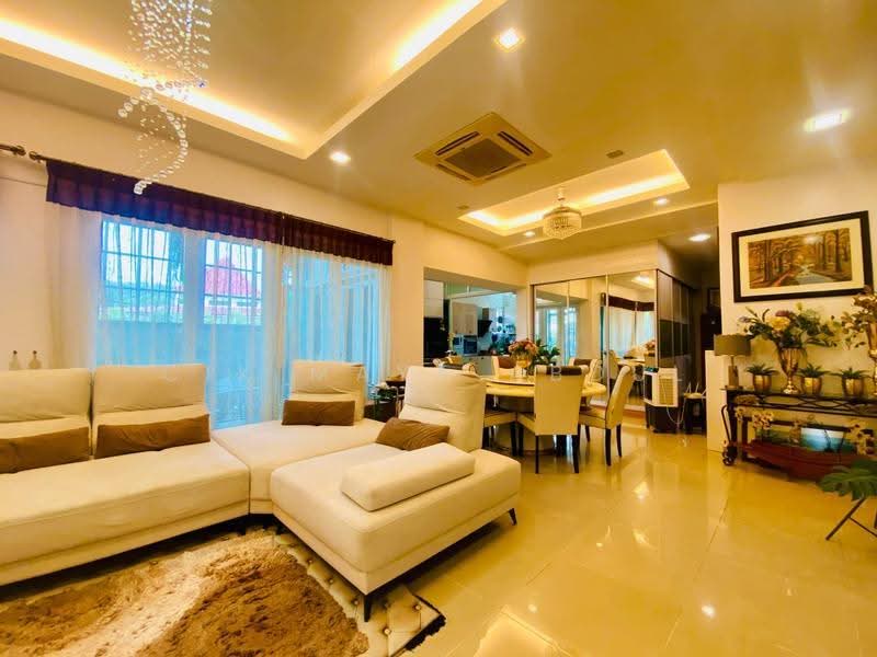 Rumah Berkembar untuk Dijual di Ampang Saujana (Ampang) - Cik Maya Abdul - Living Room - PropertyGuru.com.my