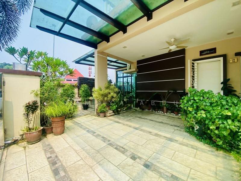 Rumah Berkembar untuk Dijual di Ampang Saujana (Ampang) - Cik Maya Abdul - Exterior - PropertyGuru.com.my