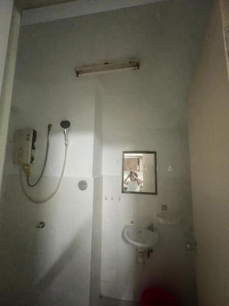 Service Residence for Rent at Axis SoHu @ Axis Pandan - Viven Chia - Bathroom - PropertyGuru.com.my